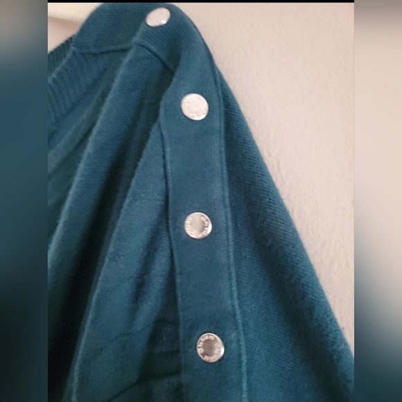 Sweatshirt by Guess - Picture 4 of 9